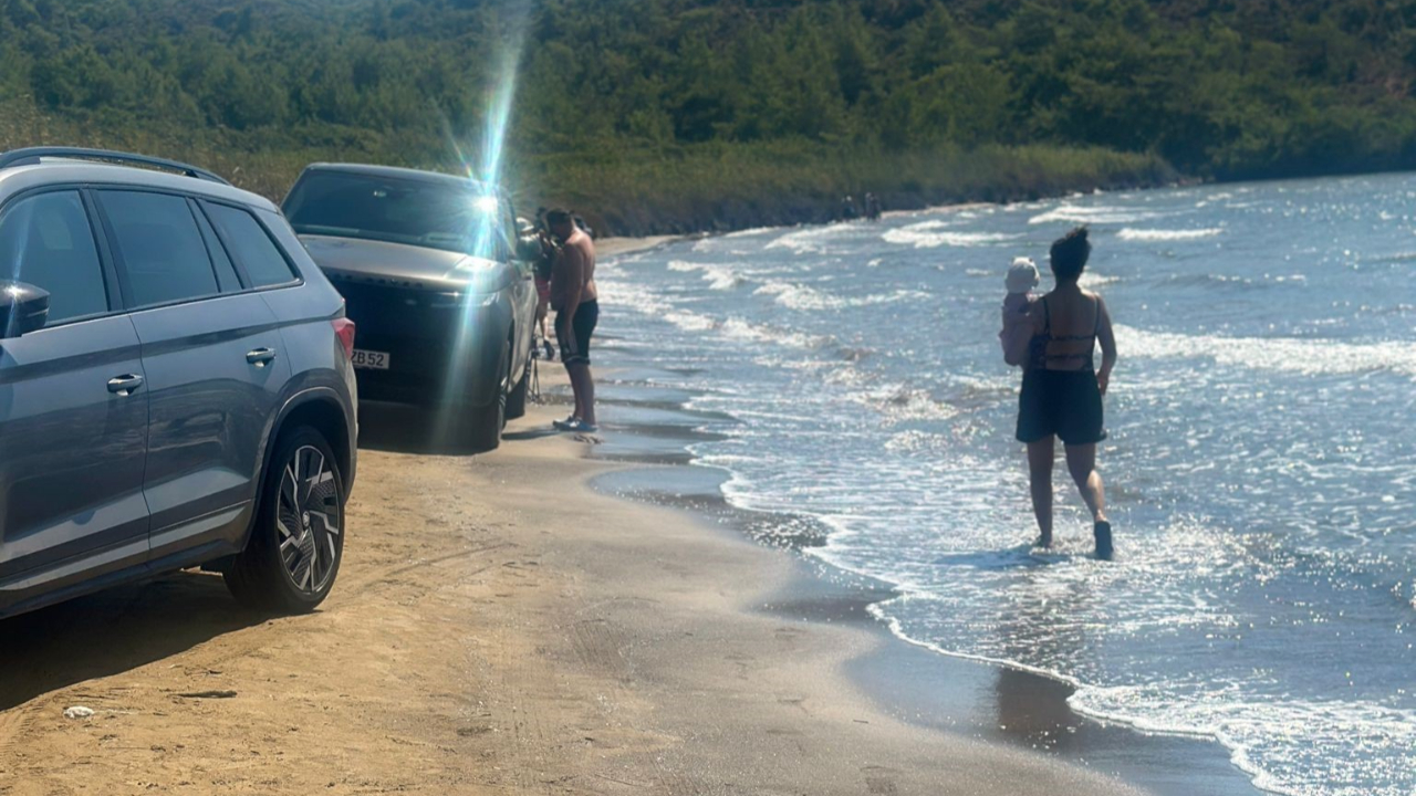 Marmaris Hisarönü’nde sahile araçlarını sokan tatilcilere tepki