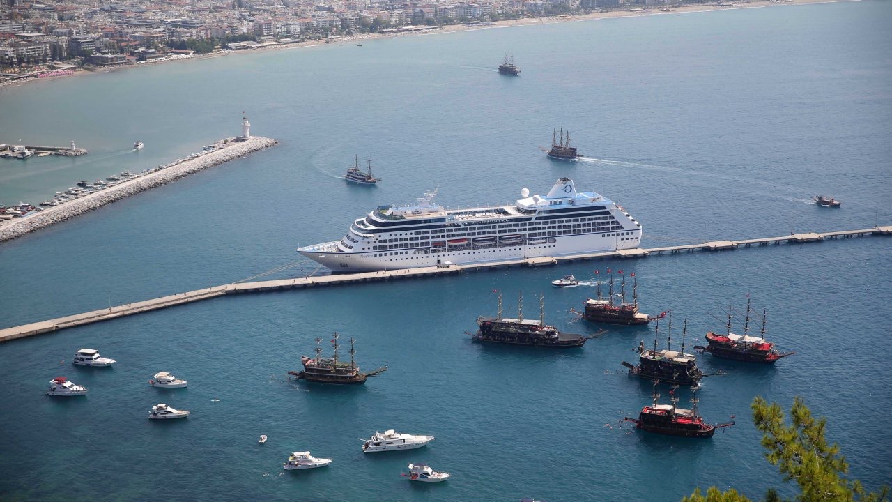 Kruvaziyer turizminde 12 yılın 'temmuz' rekoru