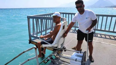 Büyükşehir’in engelsiz plajlarına ziyaretçi akını