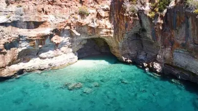 Antalya’da adeta doğal bir akvaryum! Mağaralı tertemiz denizi var