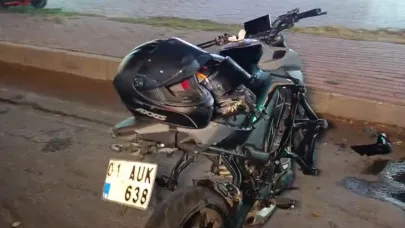 Antalya’da motosikletler çarpıştı: 3 yaralı