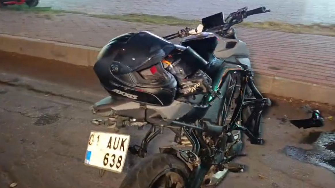 Antalya’da motosikletler çarpıştı: 3 yaralı