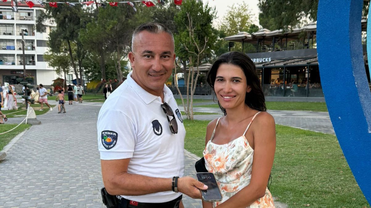 Kayıp telefon sahibine teslim edildi