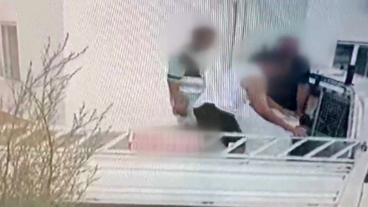 Uzaklaştırma kararını hiçe saydı, evdeki tüm eşyaları götürdü