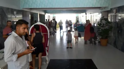 Otel müşterilerinden 'çalışanlar iş bıraktı, elektrikler kesildi’ tepkisi