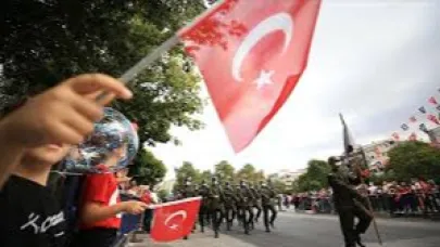 Antalya'da muhteşem Zafer Bayramı kutlamaları