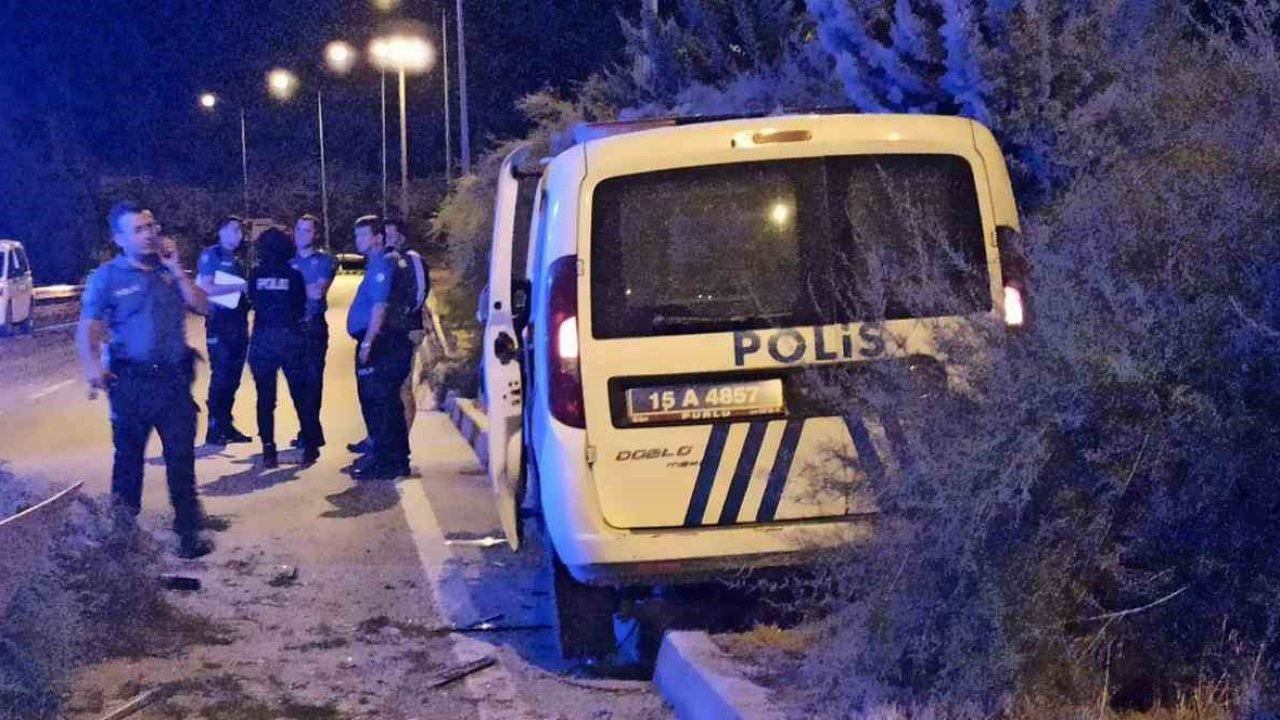 Alkollü sürücü Burdur’u savaş alanına çevirdi: 3’ü polis 10 yaralı