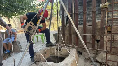 20 metrelik kuyuya düşen yavru kedi kurtarıldı