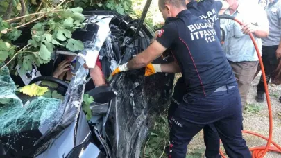 Burdur’da traktör otomobille çarpıştı: 4 yaralı