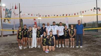 Köyceğiz’de ‘Evinin Sultanları Plajda Zafer Kupası Voleybol Turnuvası’ başladı