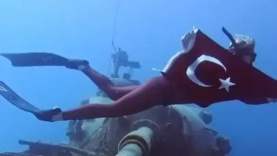 Şahika Ercümen'den Zafer Bayramı'na özel dalış