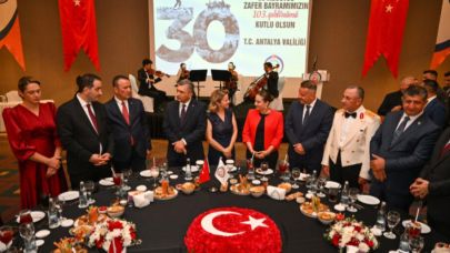 Şahin çiftinden 30 Ağustos Zafer Bayramı resepsiyonu