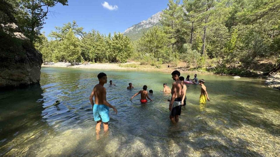Antalya’da spor ve doğa kampı! Üzümdere ve Altınbeşik’e keyifli ziyaret