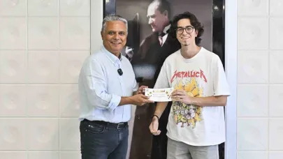 YKS’de başarılı olan MURGEM’in öğrencileri ödüllendirdi