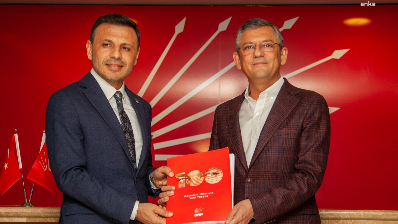CHP İl Başkanı ve yönetimi görevden alındı