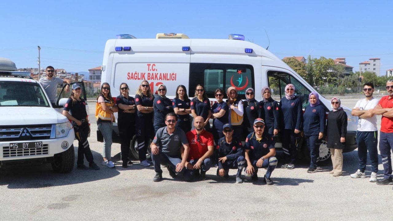 Burdur'da ambulans sürüş güvenliği eğitimi
