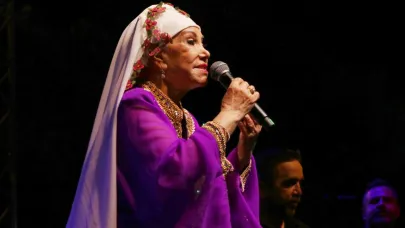 Bedia Akartürk, 40 yıl sonra aynı sahnede
