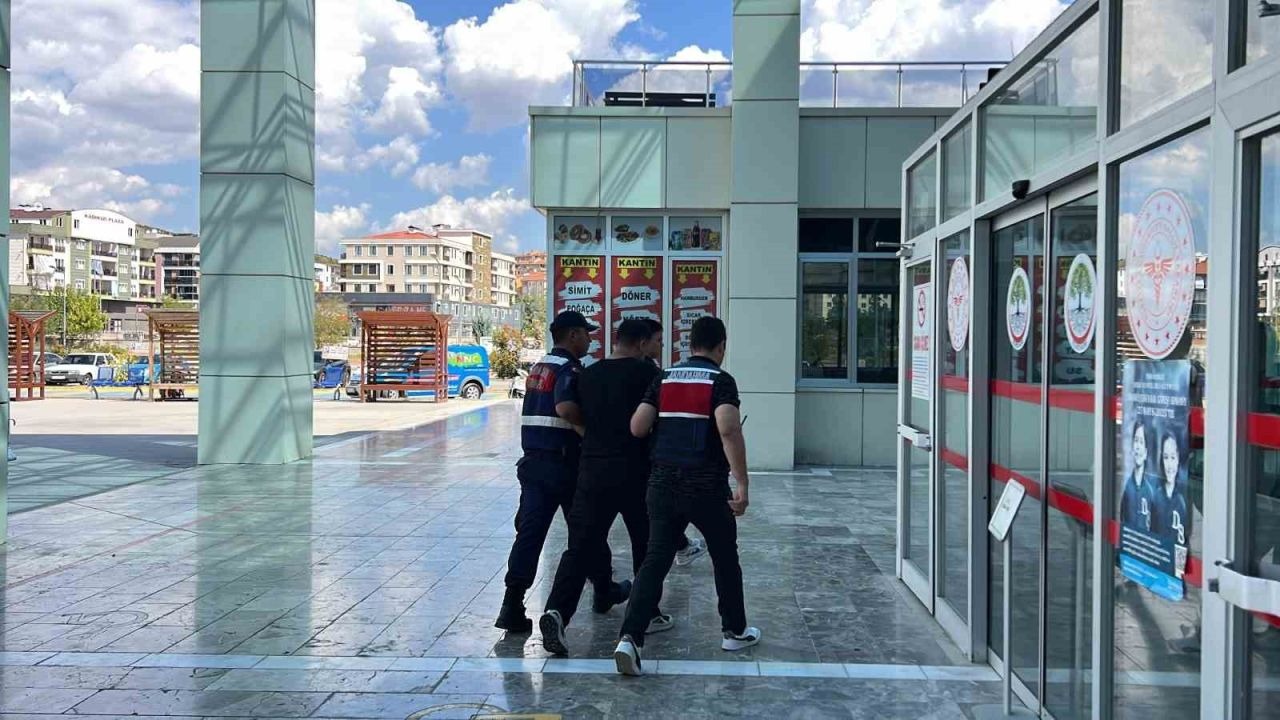 Durduramadığı aracın arkasından ateş edip sürücüyü vuran şüpheli tutuklandı