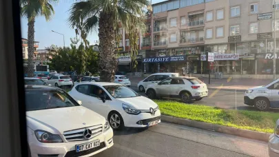Okullar açıldı, trafik durdu!