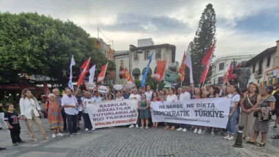 Attalos Meydanı’ndan seslendiler