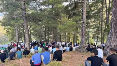 Antalya’da kazada hayatını kaybeden çocuk toprağa verildi