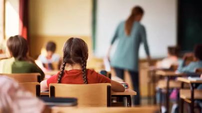 Antalya’da okullar açıldı! Velilerin gündemi bağış