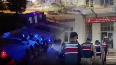 52 göçmen kaçakçısı ve 666 düzensiz göçmen yakalandı