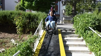 Isparta Belediyesi’nden yürüme engelli yaşlı adama hayatını kolaylaştıracak dokunuş