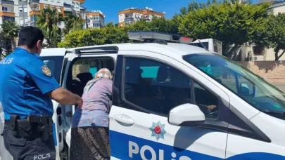 Son durakta otobüsten inmeyen kadın için şoförler seferber oldu