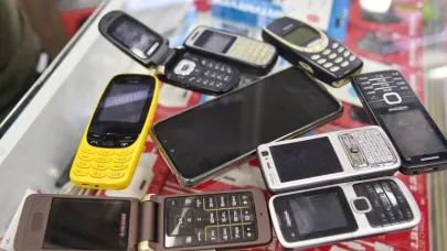 Dijital Bağımlılığa Çözüm: Veliler Çocuklarına Tuşlu Telefon Alıyor