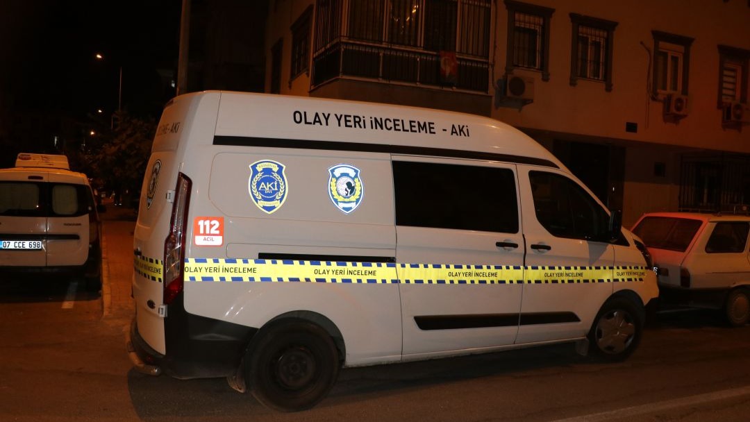 Çıkan tartışmada tabancayla komşularını yaraladı