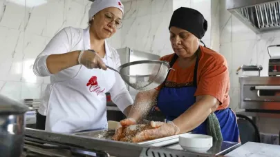Mersin’de MERCEK’ten ücretsiz ‘Aşçı Çırağı Kursu’ desteği