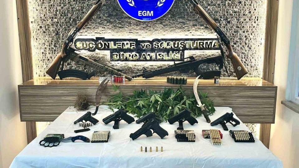 Antalya’da çok sayıda ruhsatsız silah ele geçti: 9 gözaltı