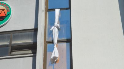 Antalya Barosundan çarşaflar sarkıtıldı!