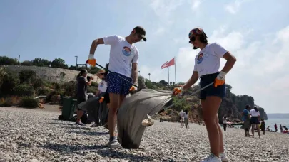 Antalya’da deniz gönüllüleri kıyı temizliğinde buluşacak