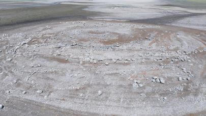 Suların çekilmesiyle ortaya çıktı!