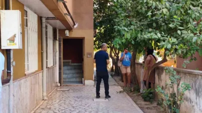 Aynı evde yaşadığı babasının öldüğünü 3 gün sonra fark edip, ablasına haber verdi
