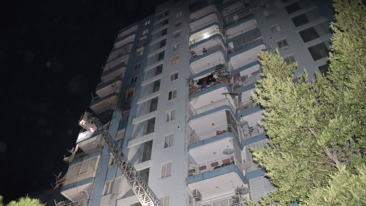 Ocakta unutulan yemek yangına yol açtı