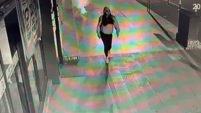 Kontrolden çıkarak işletmeye dalan otomobilin altında kalmaktan kıl payı kurtuldu