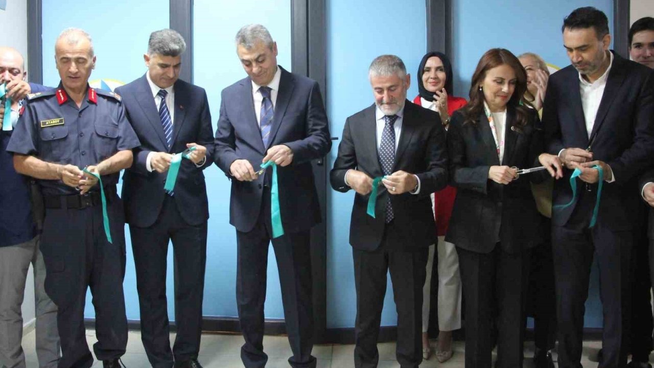 Mersin’de Akdeniz Bilgi Limanı Kütüphanesi açıldı