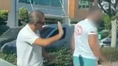 Safari aracının şoförü Ukraynalı sürücünün önünü kesip camı yumrukladı