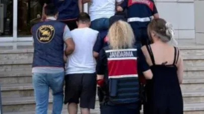 Polisin ‘dur’ ihtarına uymayan otomobildeki 3 şüpheli yakalandı