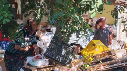 Çöp eve temizliğe gelen belediye ekiplerine zor anlar yaşattı