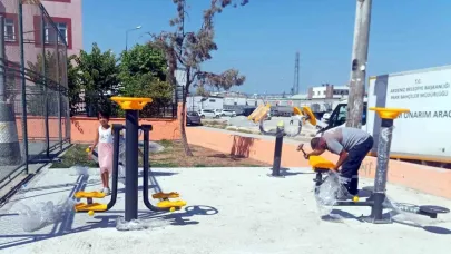 Mersin’de çocuk oyun parklarının eksikleri gideriliyor, yeşil alanlara bakım yapılıyor