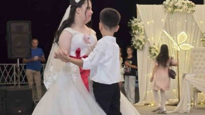 Down sendromlu Gülsüm’ün beyaz gelinlik hayali gerçek oldu