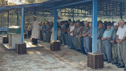 Yangında ölen nene ve torun yan yana toprağa verildi