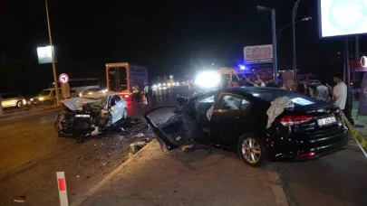 Antalya’da karayolunu savaş alanına çeviren feci kaza: 2 ölü, 2 yaralı