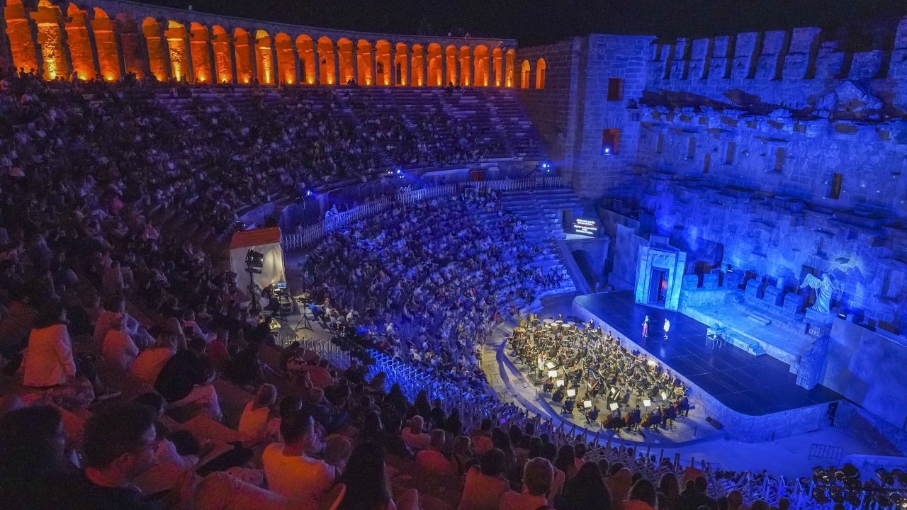 Tarihin kalbinde bir opera efsanesi; Tosca