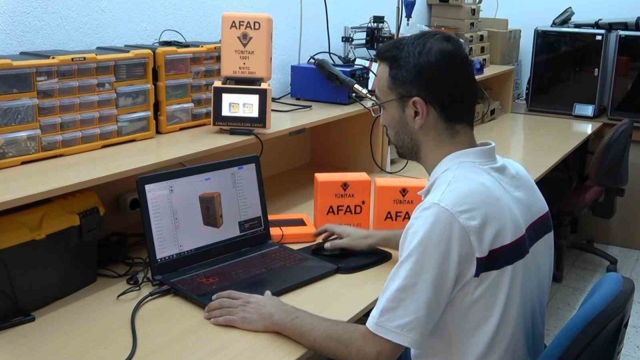 Kendini deprem anında enkazda hisseden mühendis, hayat kurtaran sistem geliştirdi