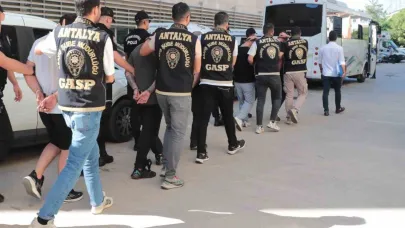 Antalya’da silahlı suç örgütüne eş zamanlı operasyon: 7 gözaltı